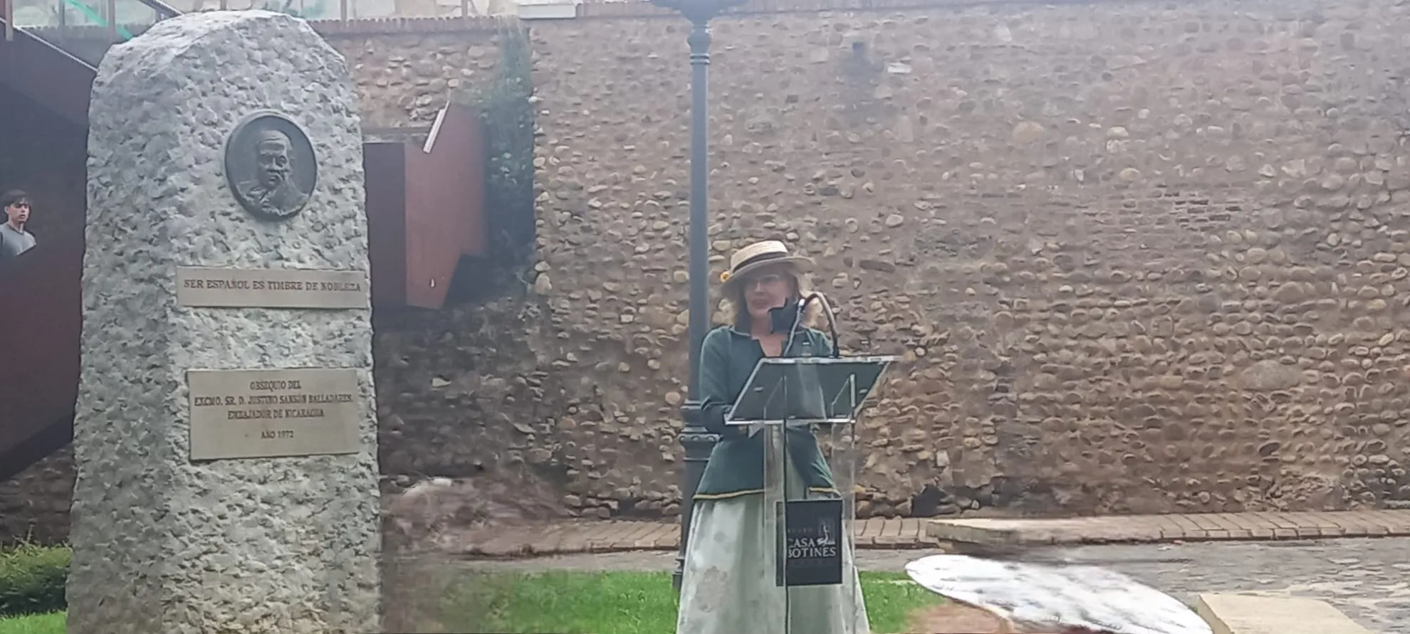 Vestuario temático de época clásica y elegante